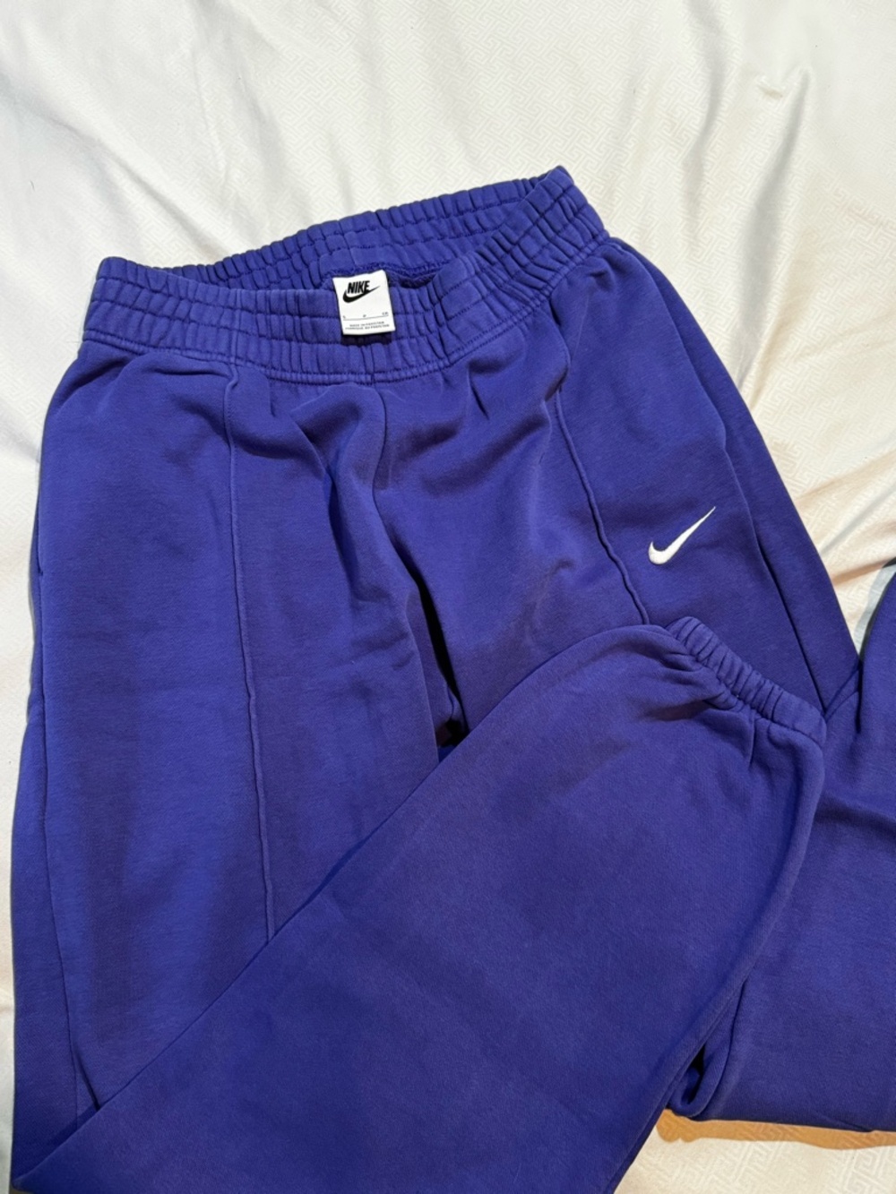 Nike Women's Sportswear Essential Collection Fleece Joggers